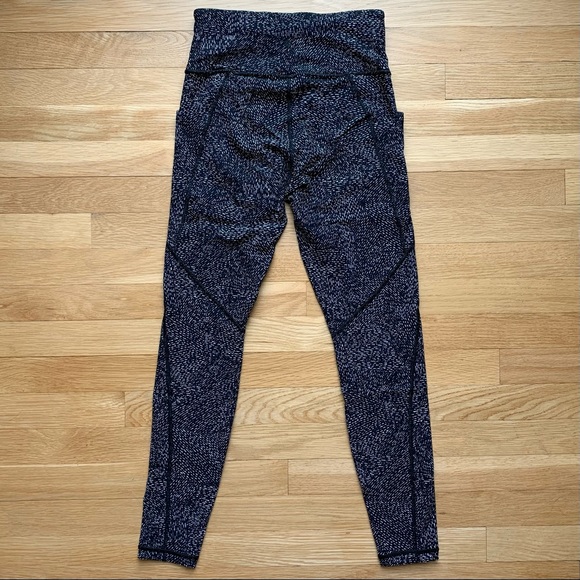 ATHLETA Black Printed Stash Pocket Salutation XS - Picture 3 of 5